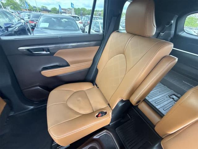 used 2021 Toyota Highlander car, priced at $44,601