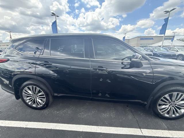 used 2021 Toyota Highlander car, priced at $44,601