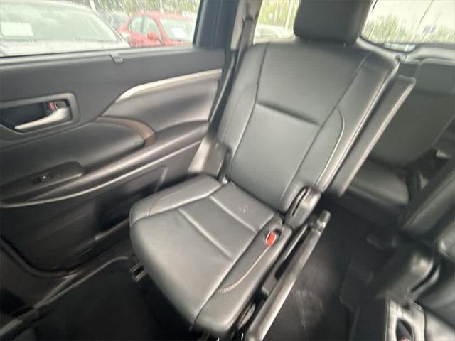 used 2018 Toyota Highlander car, priced at $33,512