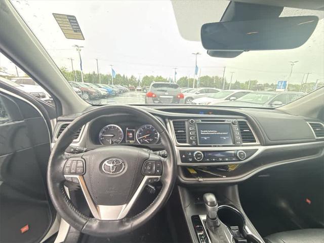 used 2018 Toyota Highlander car, priced at $33,512
