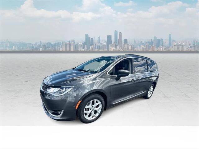 used 2017 Chrysler Pacifica car, priced at $11,000