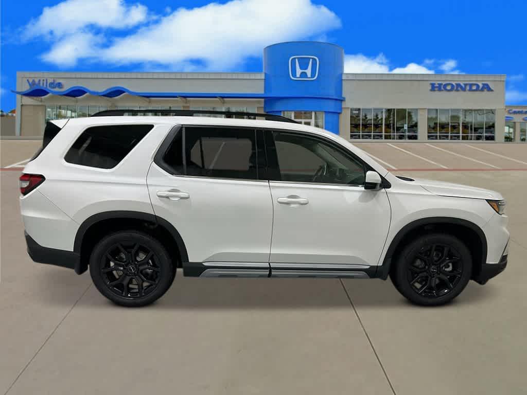 new 2025 Honda Pilot car, priced at $49,991