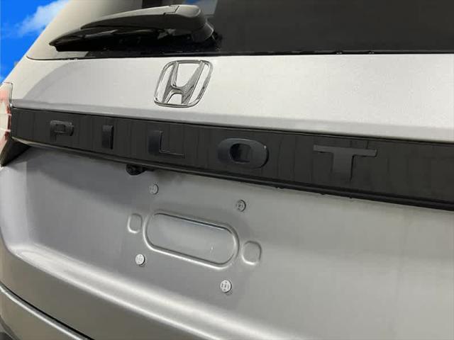 new 2025 Honda Pilot car, priced at $48,137