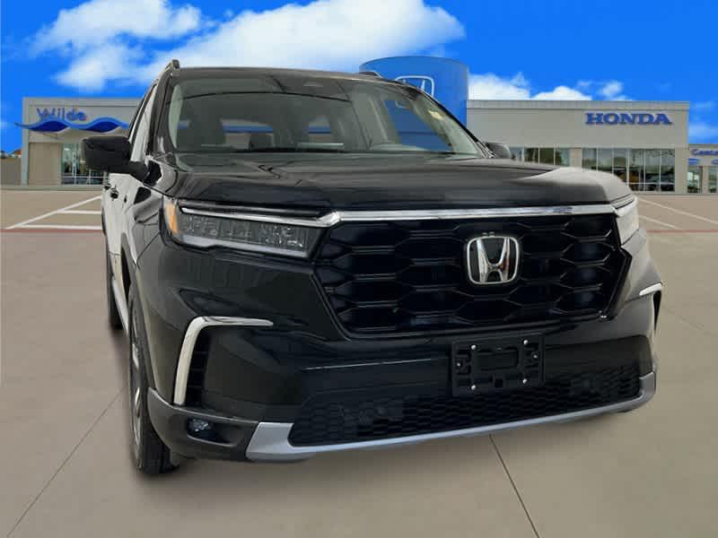 new 2025 Honda Pilot car, priced at $47,726