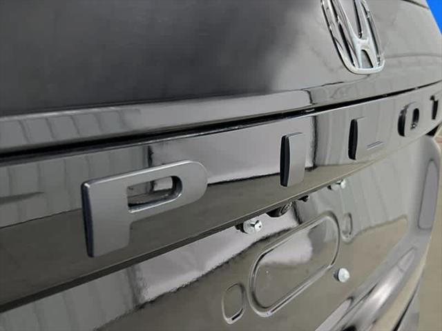 new 2025 Honda Pilot car, priced at $48,252