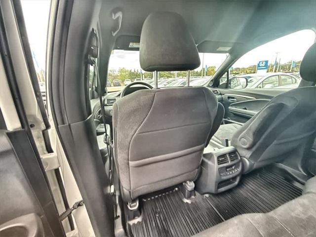 used 2022 Honda Pilot car, priced at $30,581