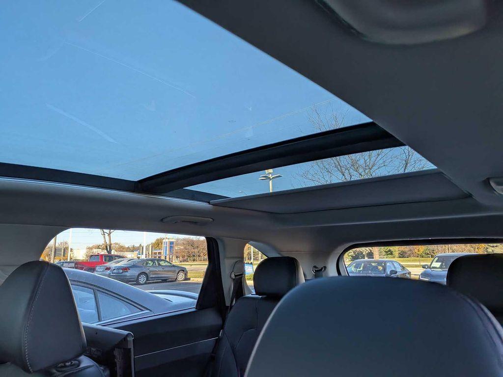 used 2025 Kia Sorento car, priced at $32,250