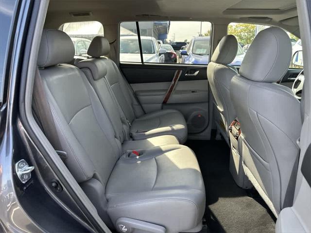 used 2013 Toyota Highlander car, priced at $13,888