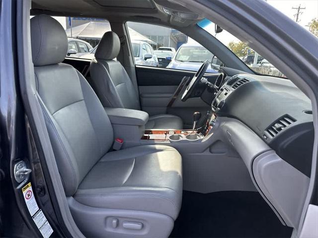 used 2013 Toyota Highlander car, priced at $13,888