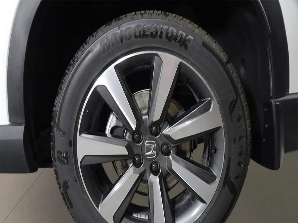 new 2025 Honda Pilot car, priced at $48,679