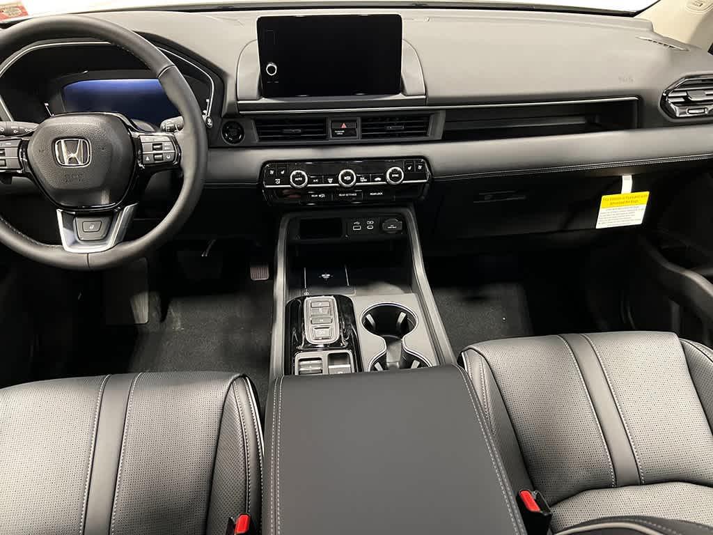 new 2025 Honda Pilot car, priced at $51,249