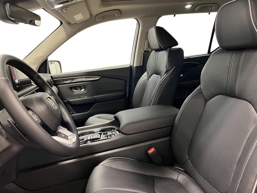 new 2025 Honda Pilot car, priced at $51,249