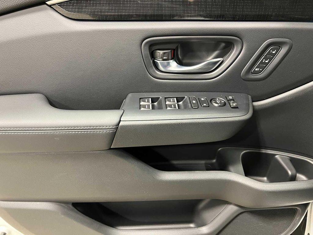 new 2025 Honda Pilot car, priced at $51,249