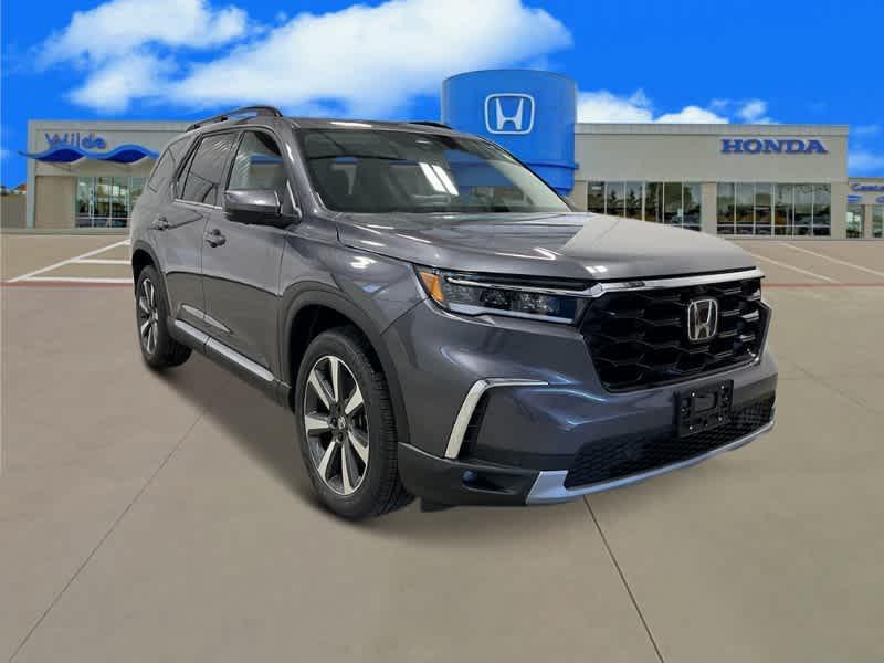 new 2025 Honda Pilot car, priced at $54,575