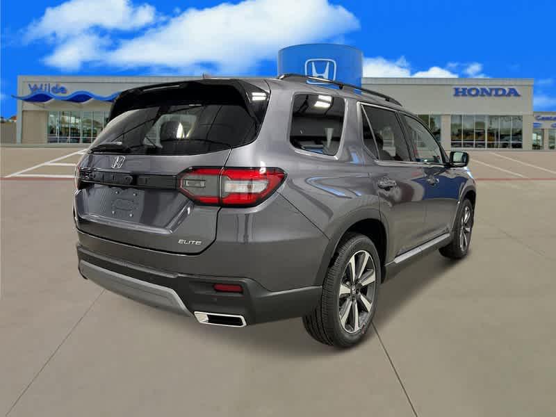 new 2025 Honda Pilot car, priced at $54,575