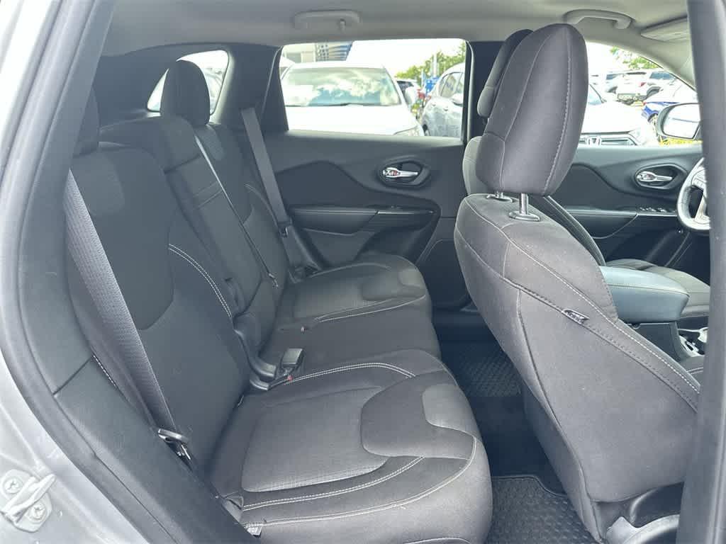 used 2015 Jeep Cherokee car, priced at $10,427