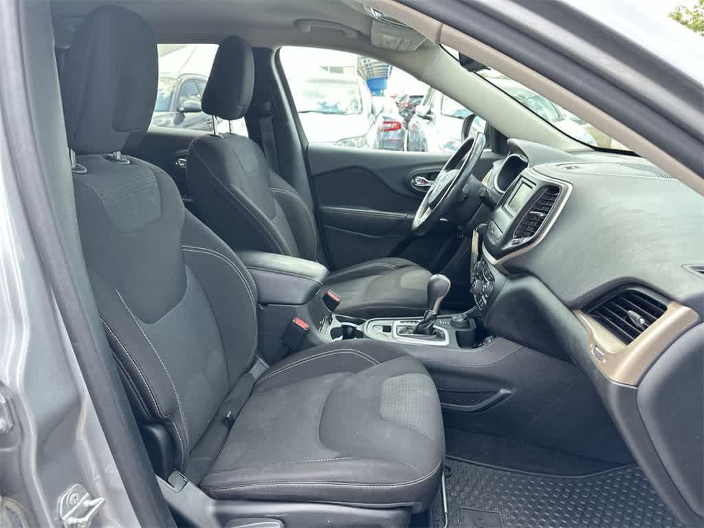 used 2015 Jeep Cherokee car, priced at $10,427