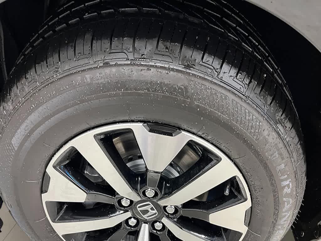 new 2026 Honda Odyssey car, priced at $43,009