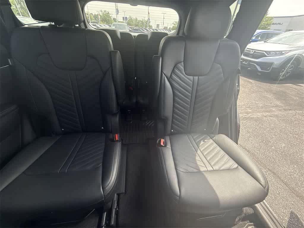 used 2025 Kia Sorento car, priced at $36,754