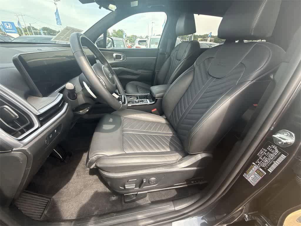 used 2025 Kia Sorento car, priced at $36,754