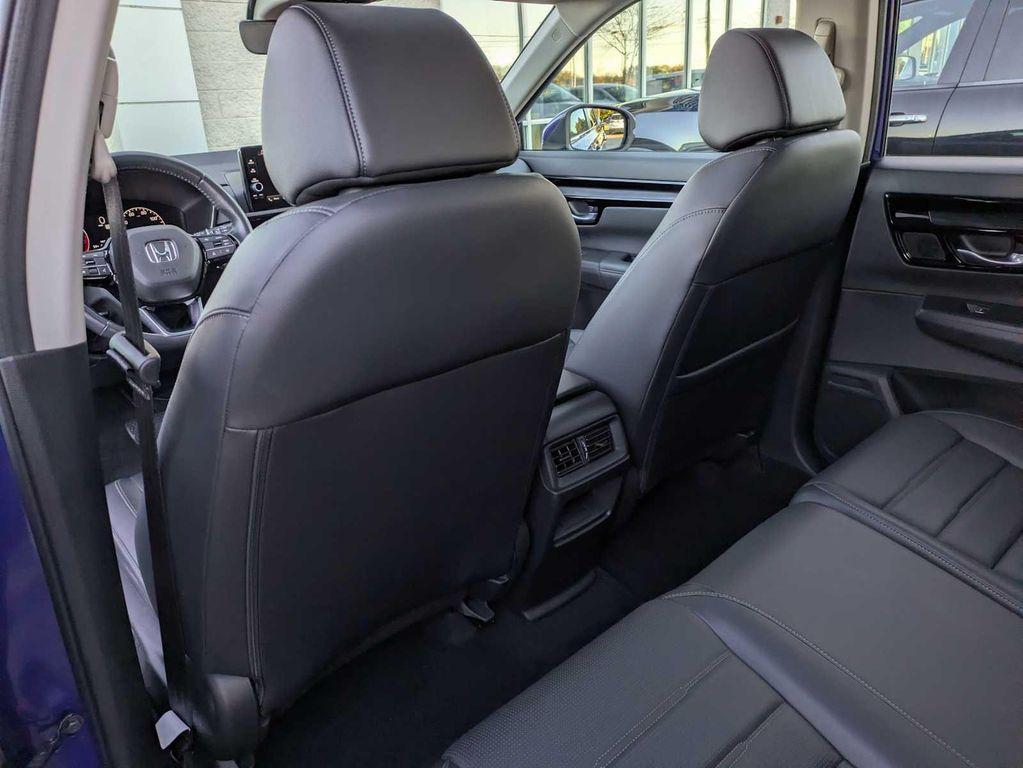 used 2023 Honda CR-V car, priced at $33,354