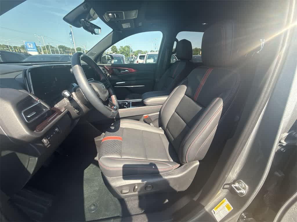 used 2024 Chevrolet Traverse car, priced at $51,981