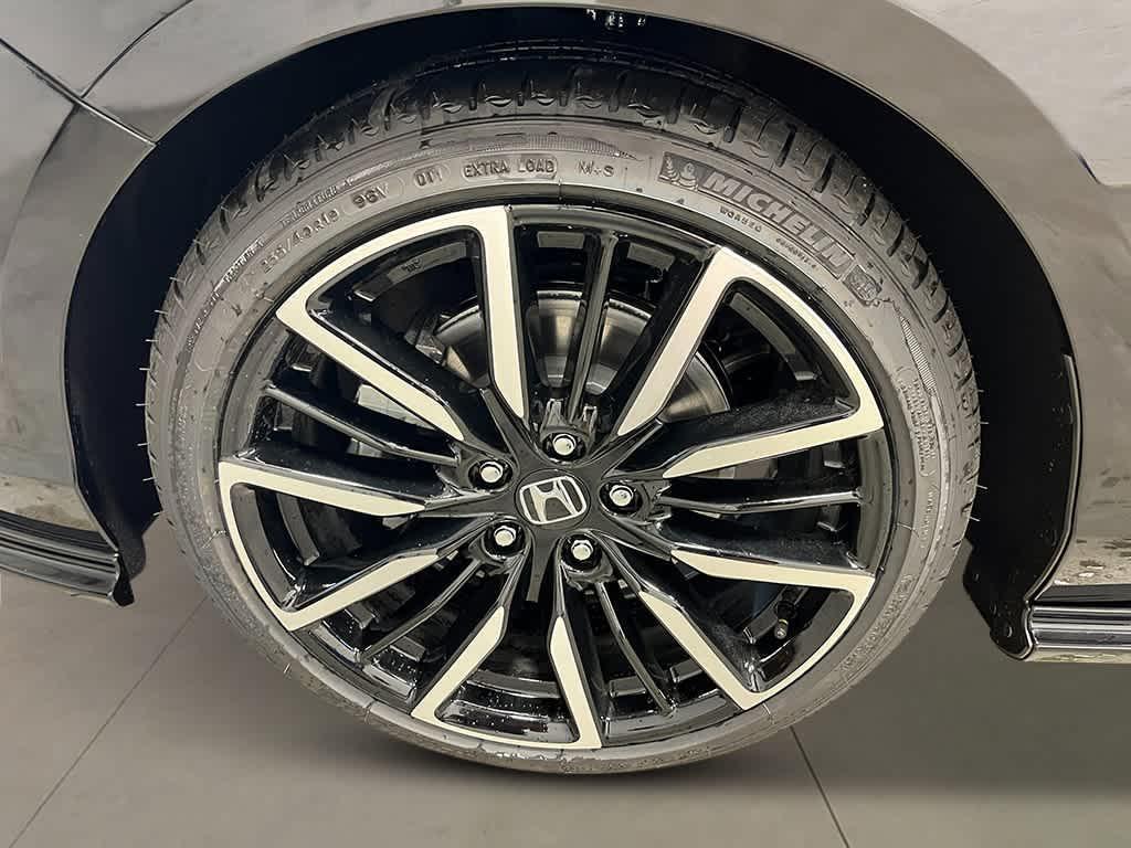 new 2025 Honda Accord Hybrid car, priced at $38,015