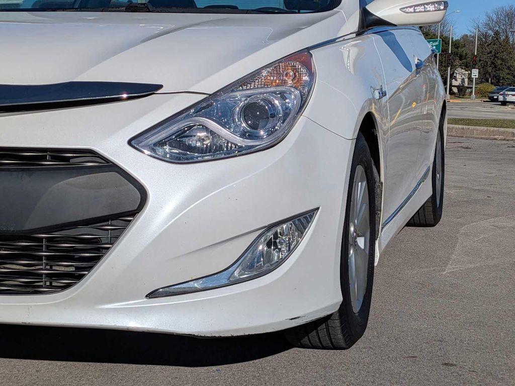 used 2014 Hyundai Sonata Hybrid car, priced at $9,453
