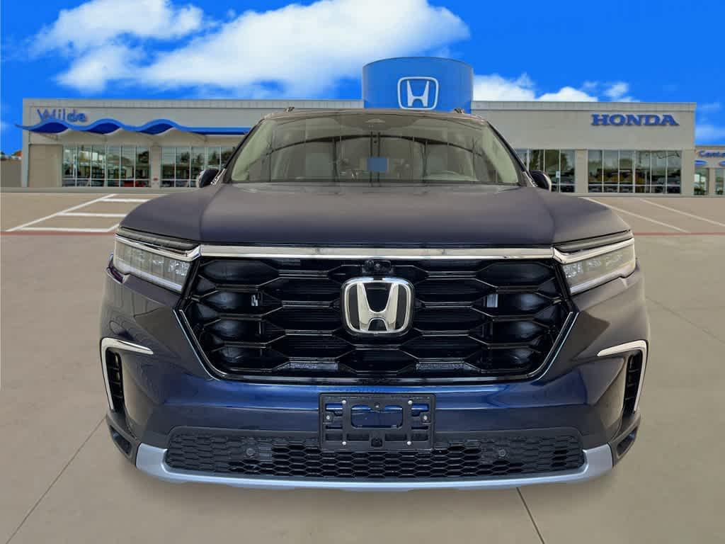 new 2025 Honda Pilot car, priced at $54,575