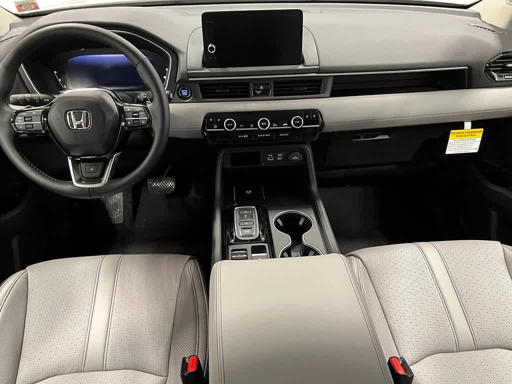 new 2025 Honda Pilot car, priced at $54,575