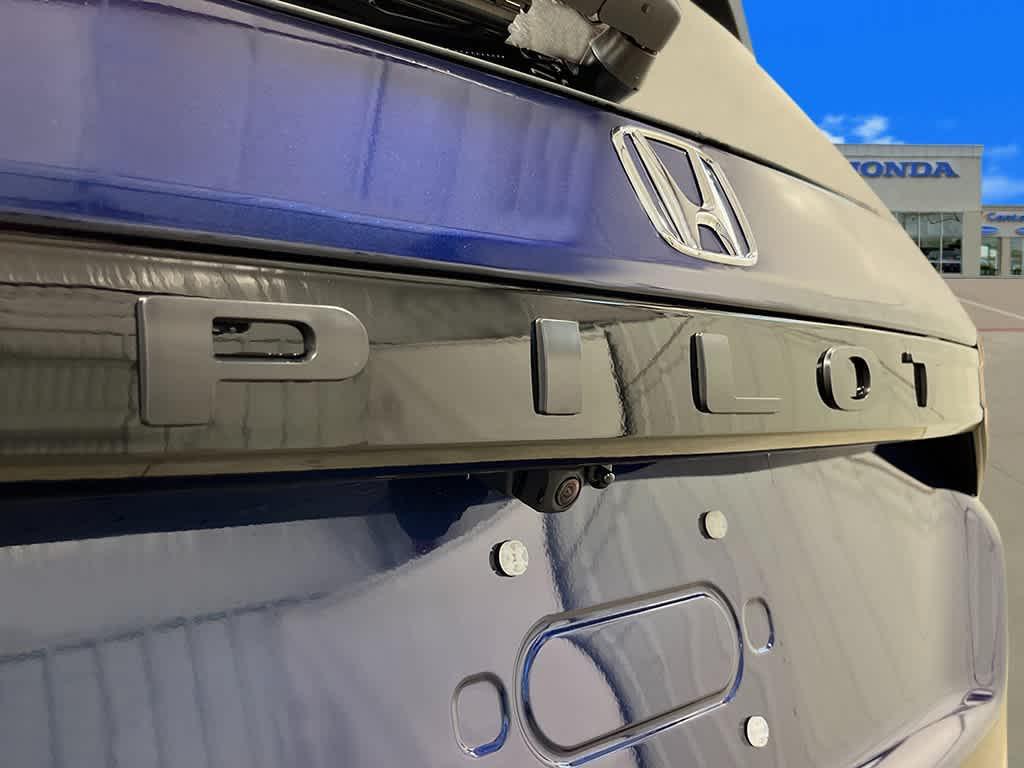 new 2025 Honda Pilot car, priced at $44,368