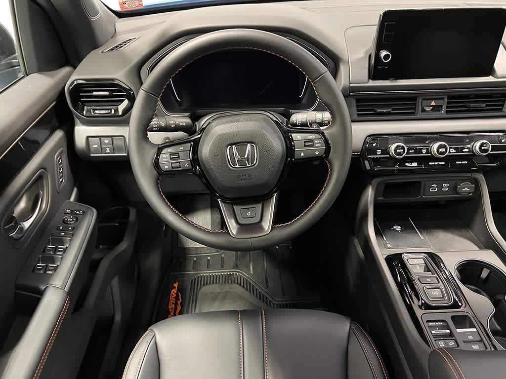 new 2025 Honda Pilot car, priced at $48,859