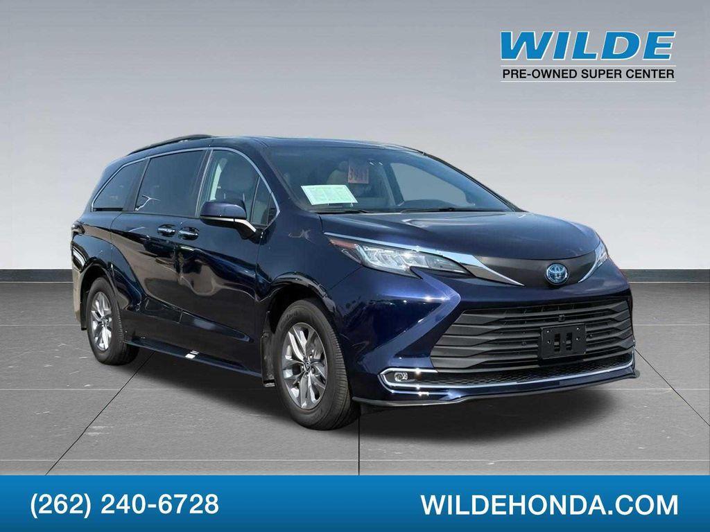 used 2022 Toyota Sienna car, priced at $42,999
