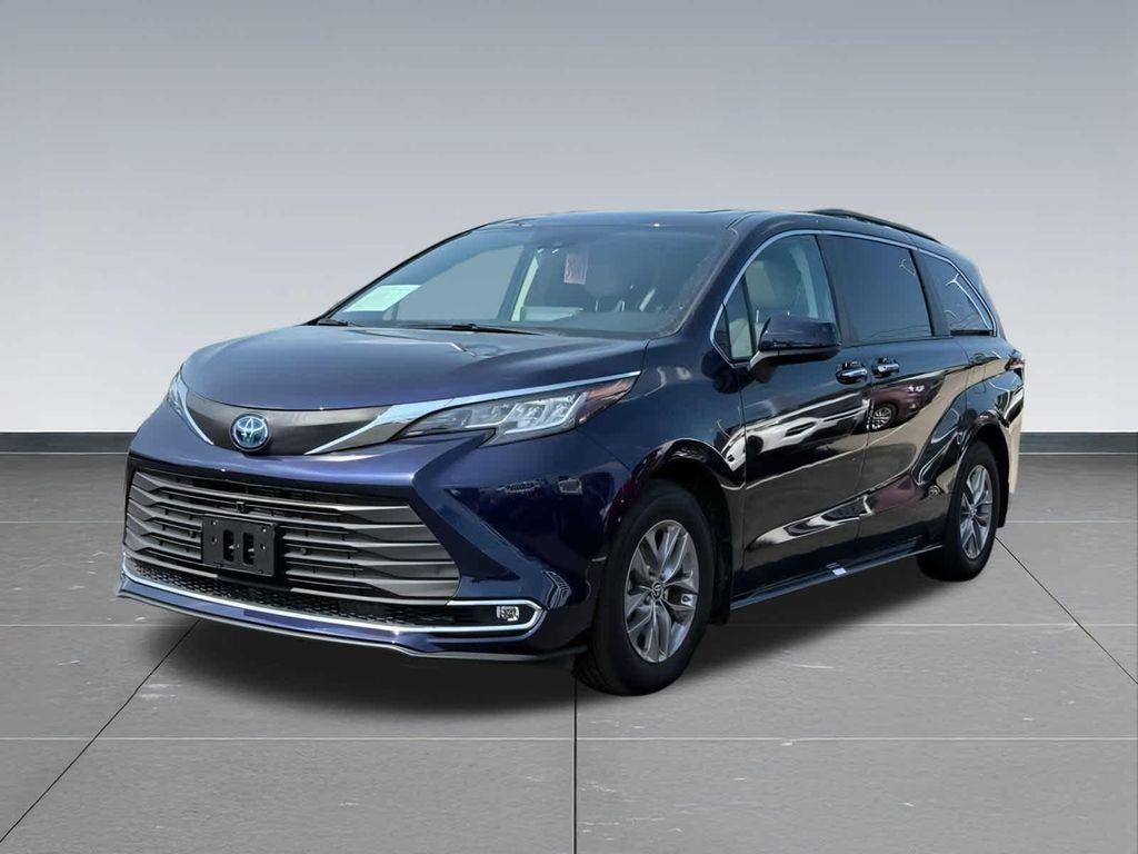 used 2022 Toyota Sienna car, priced at $42,999
