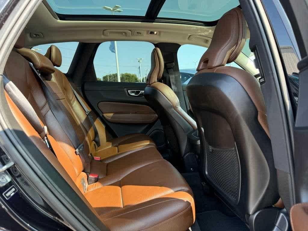 used 2020 Volvo XC60 car, priced at $23,564