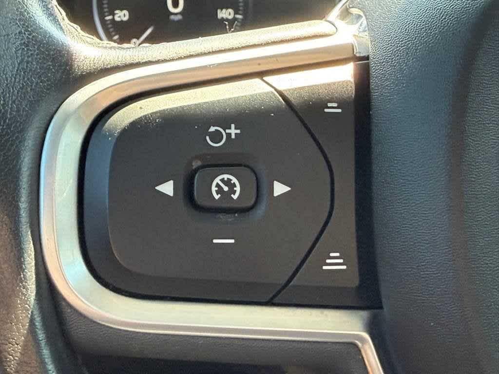 used 2020 Volvo XC60 car, priced at $23,564