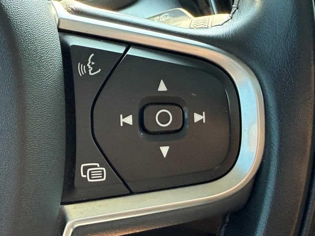 used 2020 Volvo XC60 car, priced at $23,564