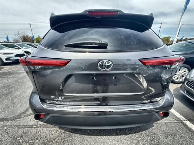 used 2022 Toyota Highlander car, priced at $37,689