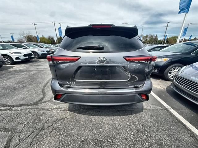used 2022 Toyota Highlander car, priced at $37,689