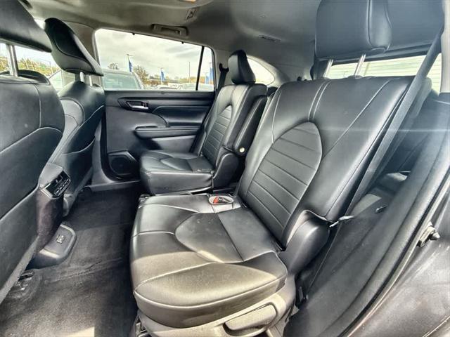 used 2022 Toyota Highlander car, priced at $37,689