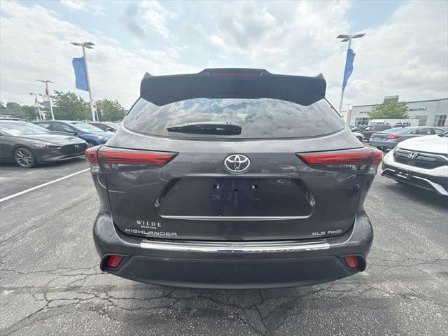 used 2022 Toyota Highlander car, priced at $36,086