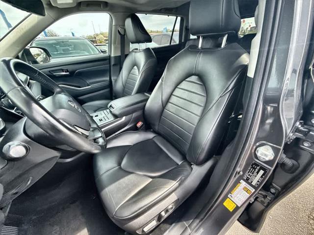 used 2022 Toyota Highlander car, priced at $37,689