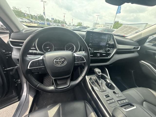 used 2022 Toyota Highlander car, priced at $36,086