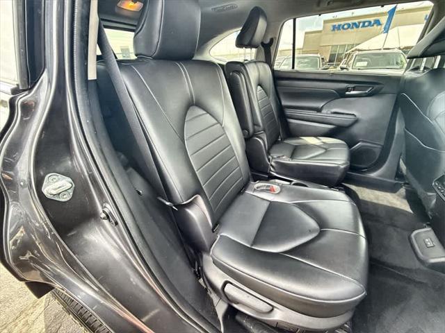 used 2022 Toyota Highlander car, priced at $37,689