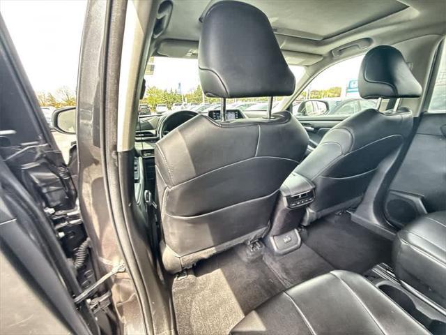 used 2022 Toyota Highlander car, priced at $37,689