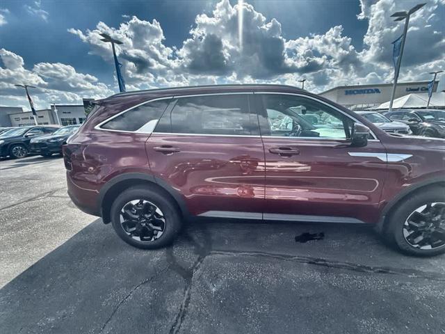 used 2025 Kia Sorento car, priced at $36,367