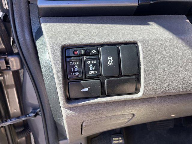 used 2013 Honda Odyssey car, priced at $9,995