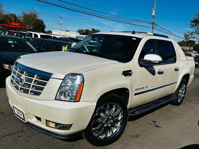 used 2011 Cadillac Escalade EXT car, priced at $14,990