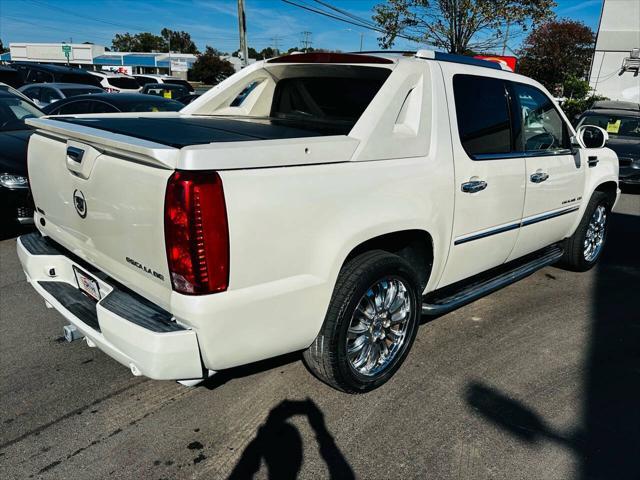 used 2011 Cadillac Escalade EXT car, priced at $14,990