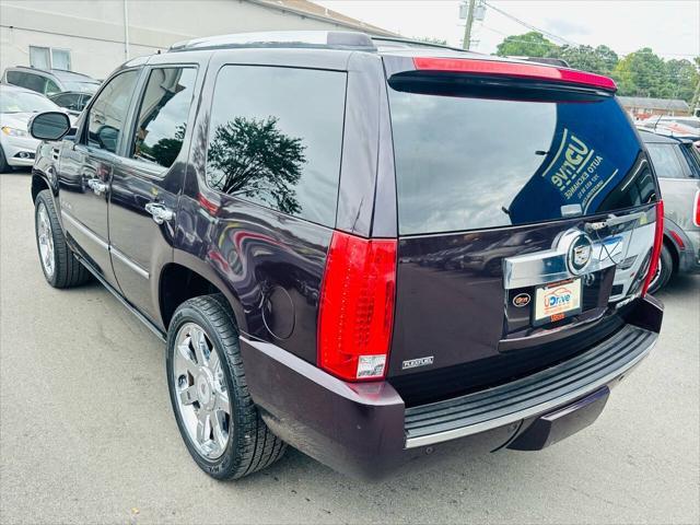 used 2009 Cadillac Escalade car, priced at $7,990